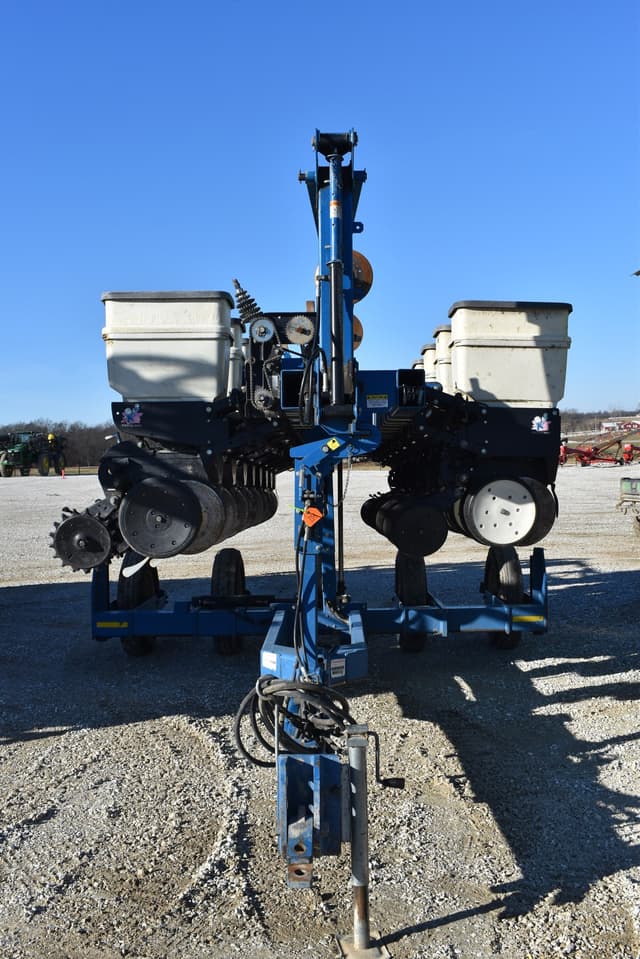 Image of Kinze 3500 equipment image 1