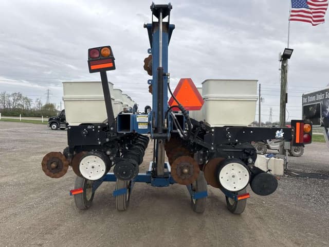 Image of Kinze 3500 equipment image 4