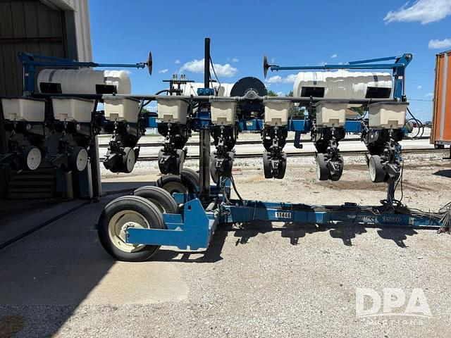 Image of Kinze 3500 equipment image 1