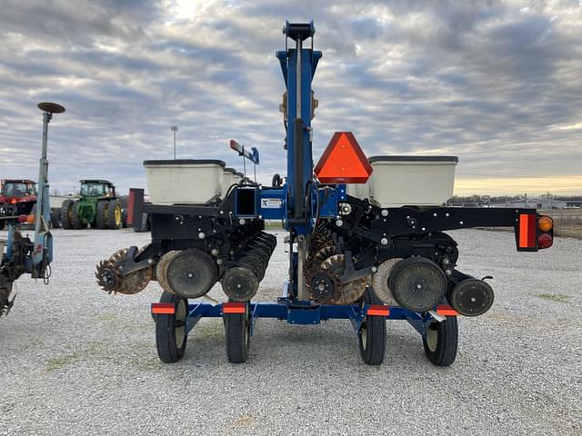 Image of Kinze 3505 equipment image 3