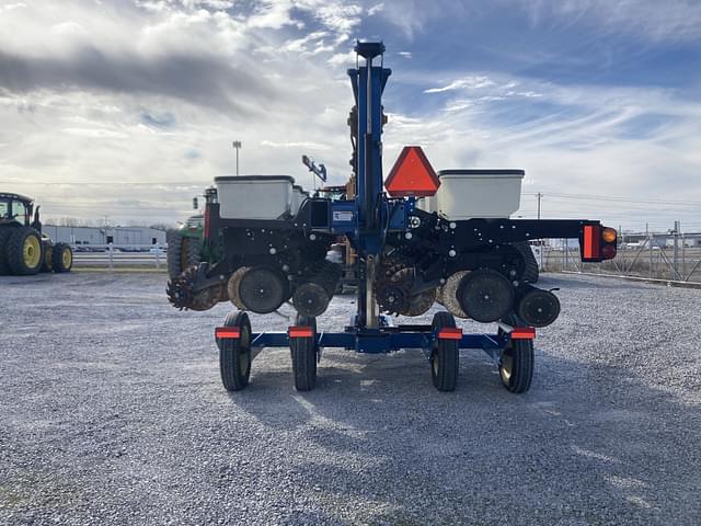 Image of Kinze 3505 equipment image 3