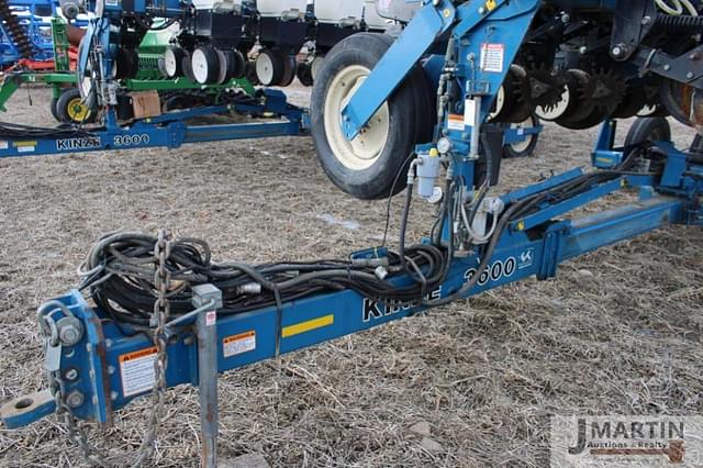 Image of Kinze 3600 equipment image 4