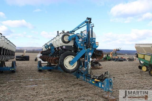 Image of Kinze 3600 equipment image 1