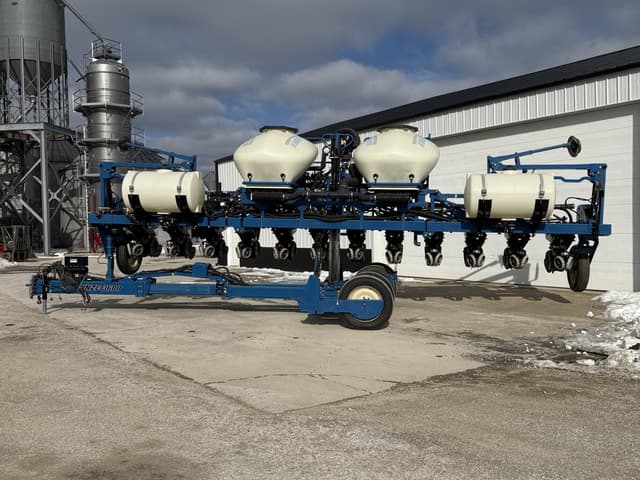 Image of Kinze 3600 equipment image 4