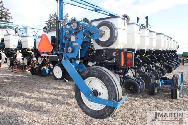 Image of Kinze 3600 equipment image 4