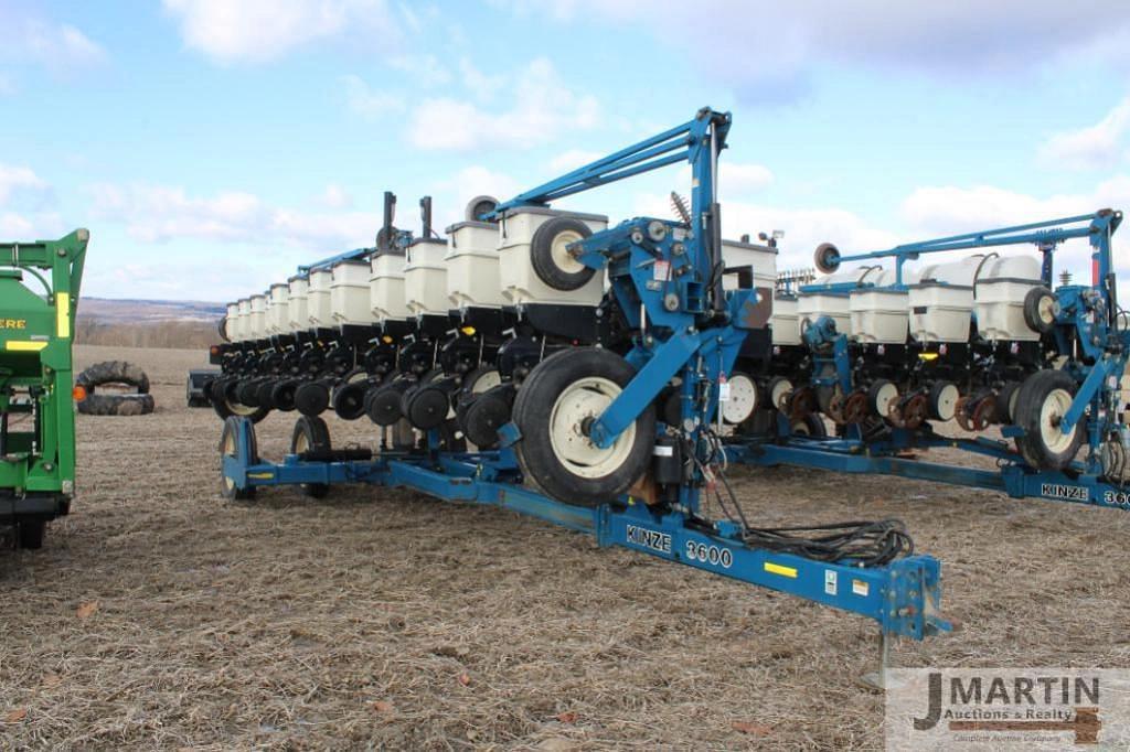 Image of Kinze 3600 Primary image