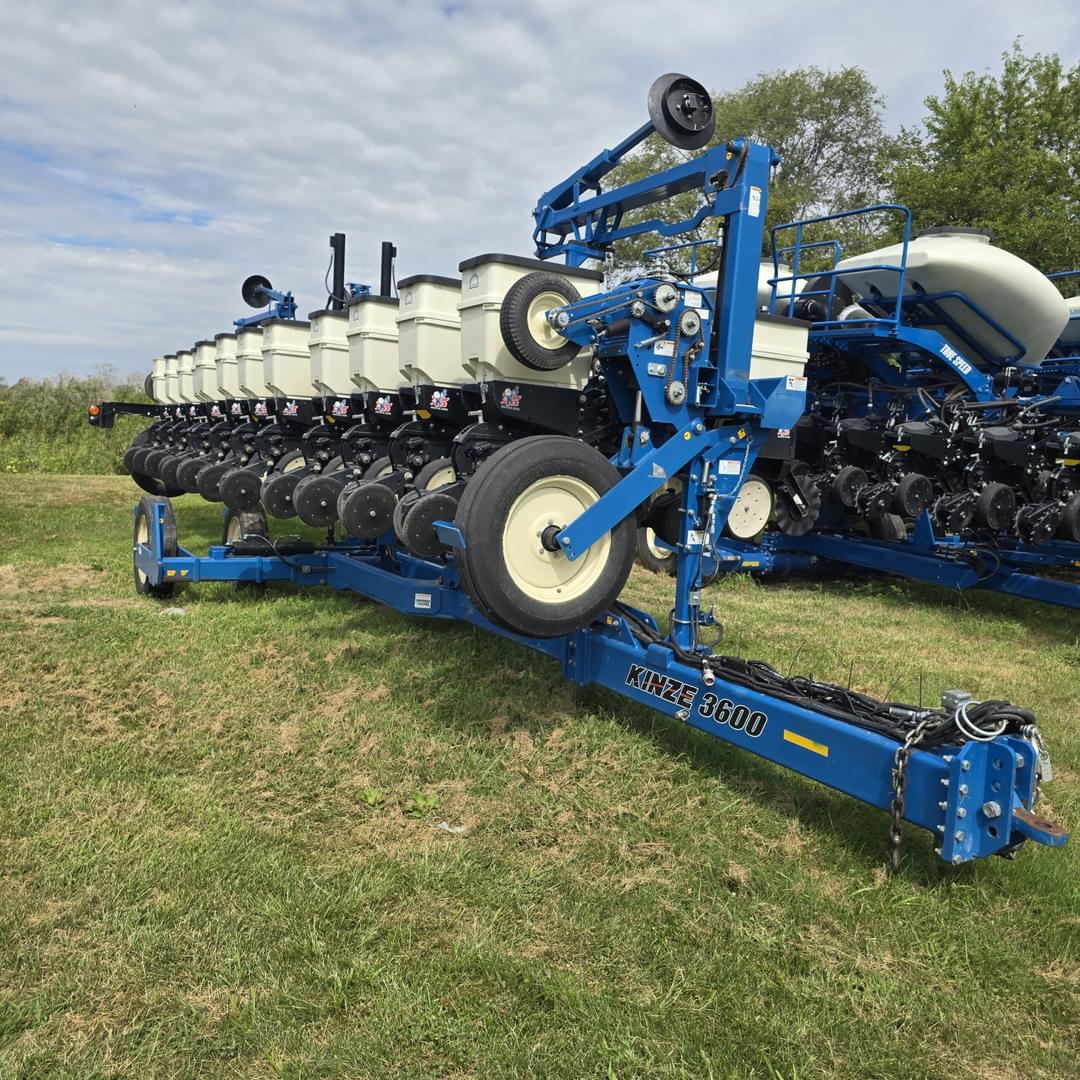 Image of Kinze 3600 Image 1