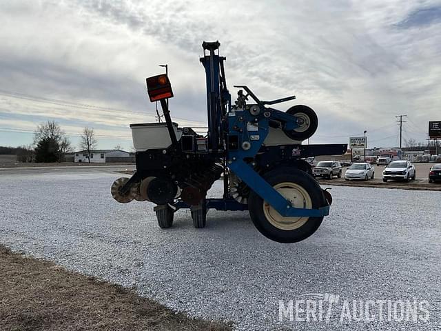 Image of Kinze 3600 equipment image 3