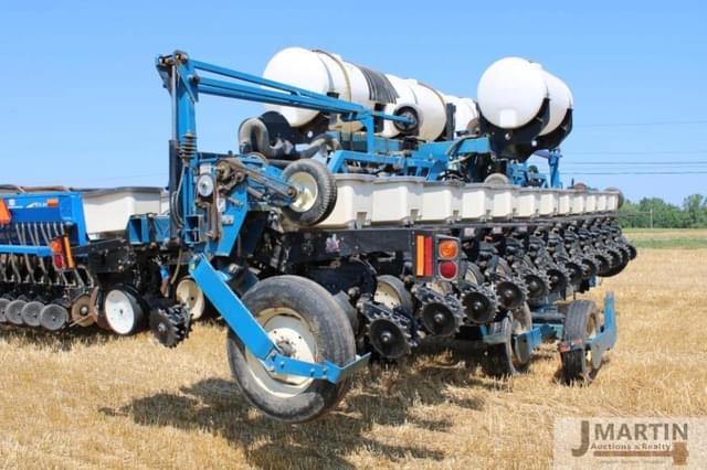Image of Kinze 3600 equipment image 2