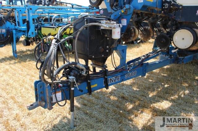 Image of Kinze 3600 equipment image 4