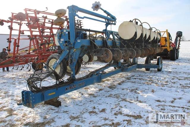 Image of Kinze 3600 equipment image 1