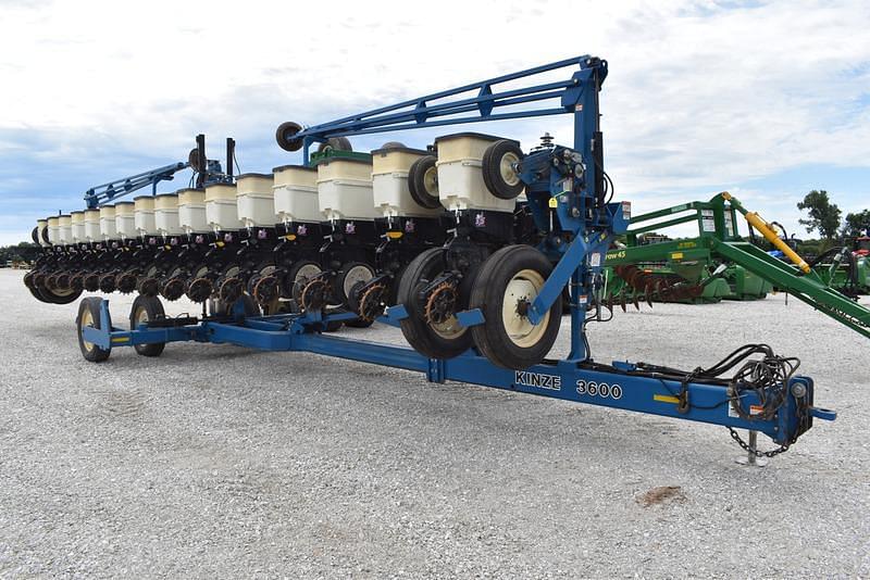 Image of Kinze 3600 Primary image