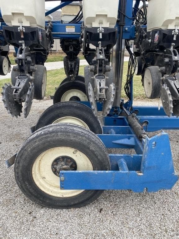 Image of Kinze 3600 equipment image 4