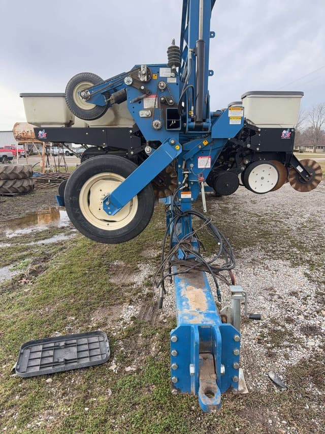Image of Kinze 3600 equipment image 2
