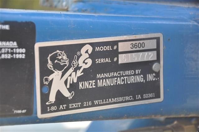 Image of Kinze 3600 equipment image 4