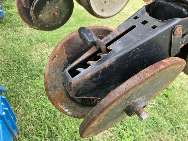 Image of Kinze 3600 equipment image 1