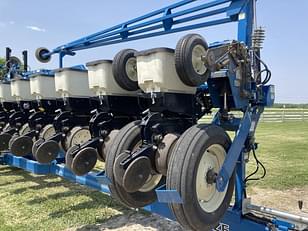 Main image Kinze 3600 7