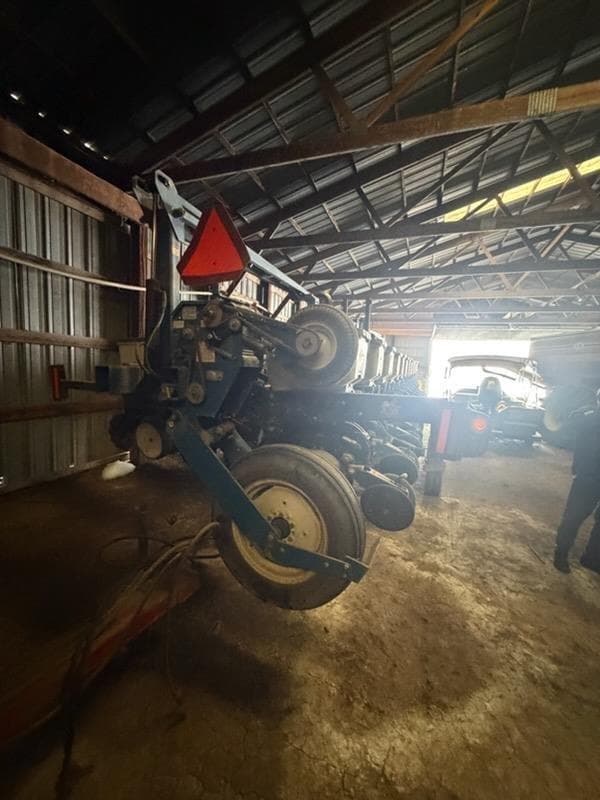 Image of Kinze 3600 equipment image 4