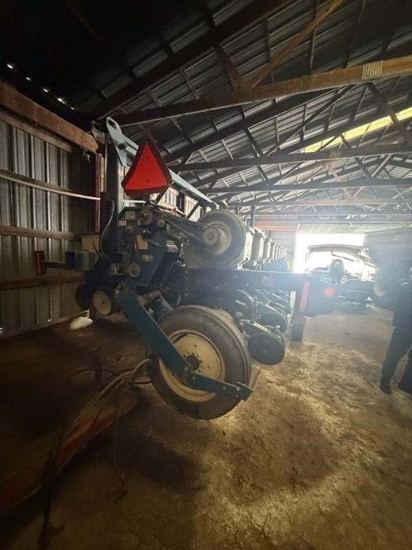 Image of Kinze 3600 equipment image 4