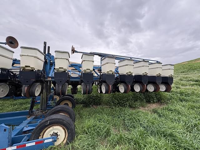 Image of Kinze 3600 equipment image 4