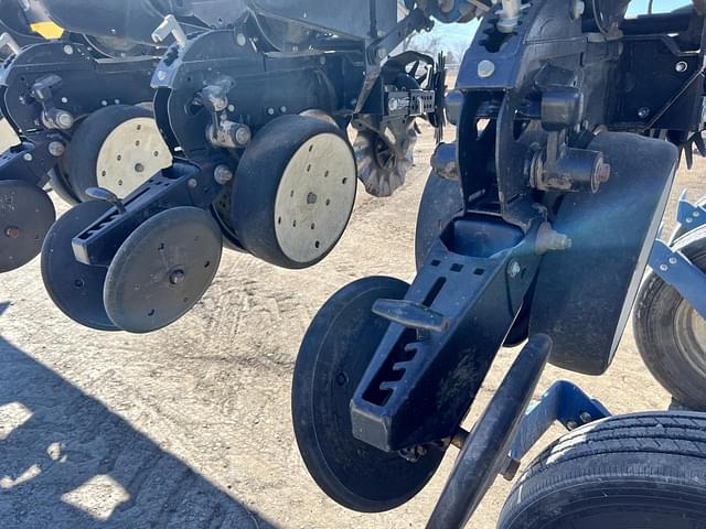 Image of Kinze 3600 equipment image 4