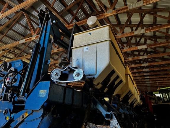 Image of Kinze 3600 equipment image 4