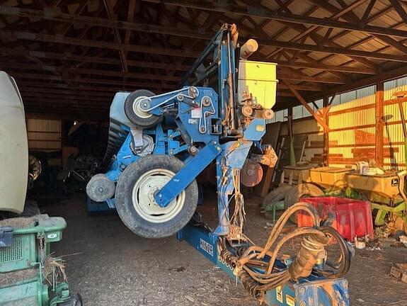 Image of Kinze 3600 equipment image 2