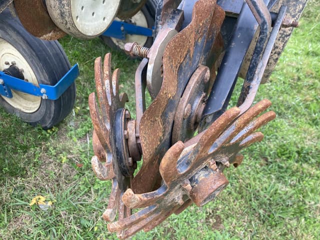 Image of Kinze 3600 equipment image 4