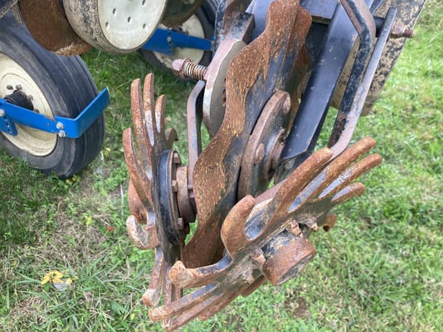 Image of Kinze 3600 equipment image 4