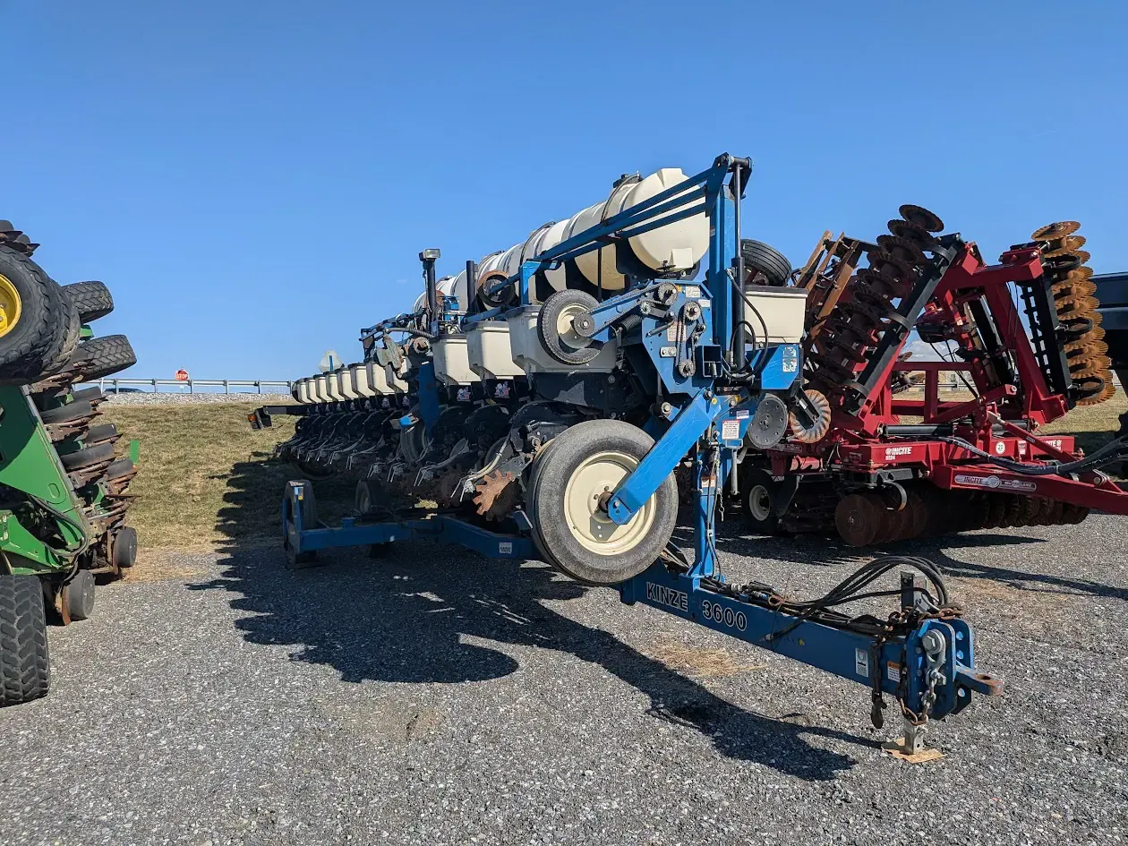 Kinze 3600 Equipment Image0