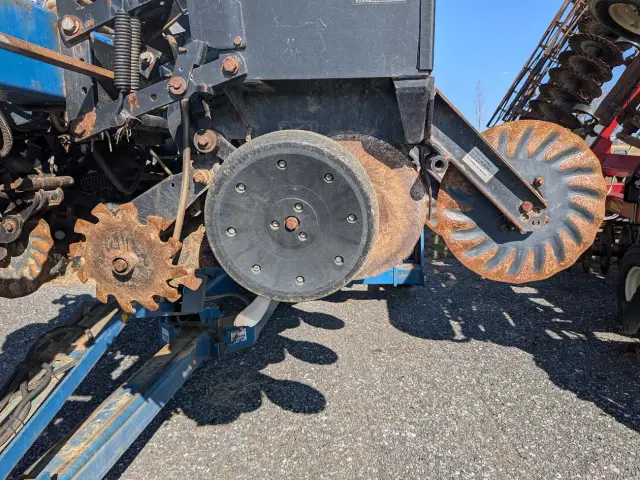 Image of Kinze 3600 equipment image 3