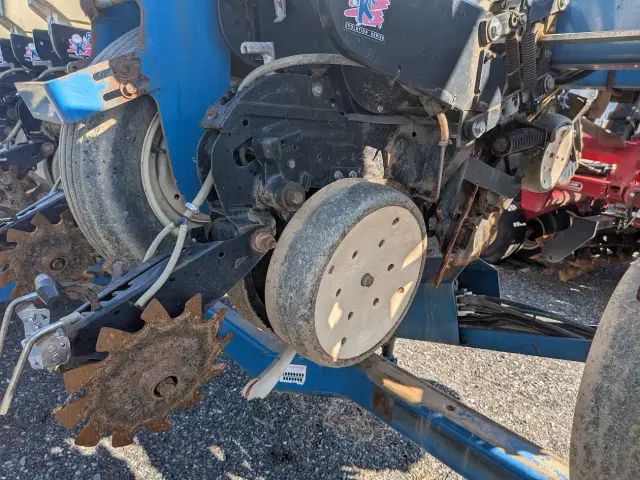 Image of Kinze 3600 equipment image 4