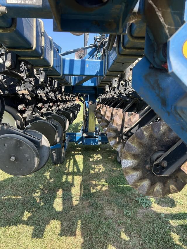 Image of Kinze 3600 equipment image 4