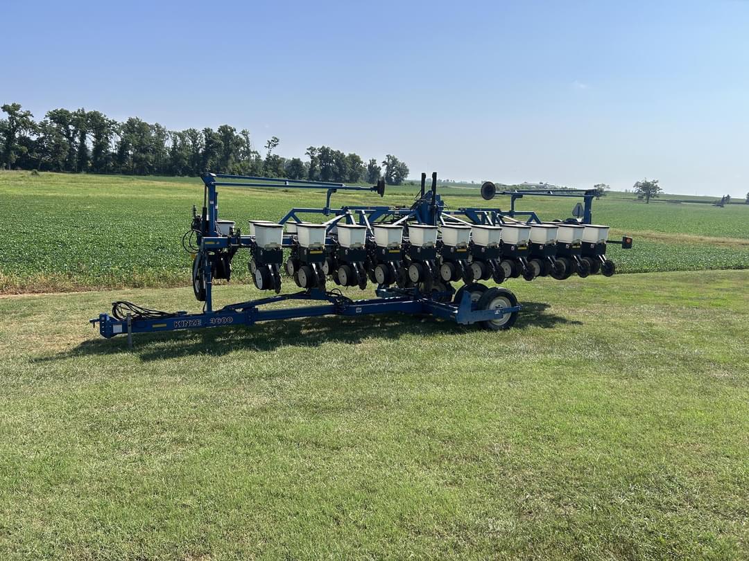 Image of Kinze 3600 Primary image