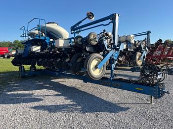 Kinze 3600 Equipment Image0