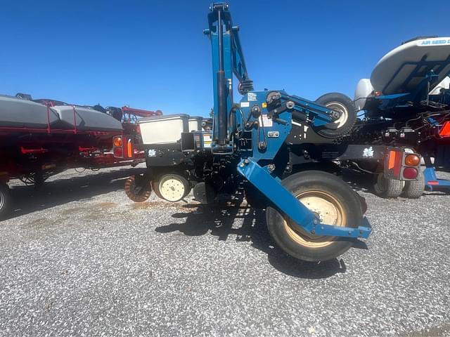 Image of Kinze 3600 equipment image 3