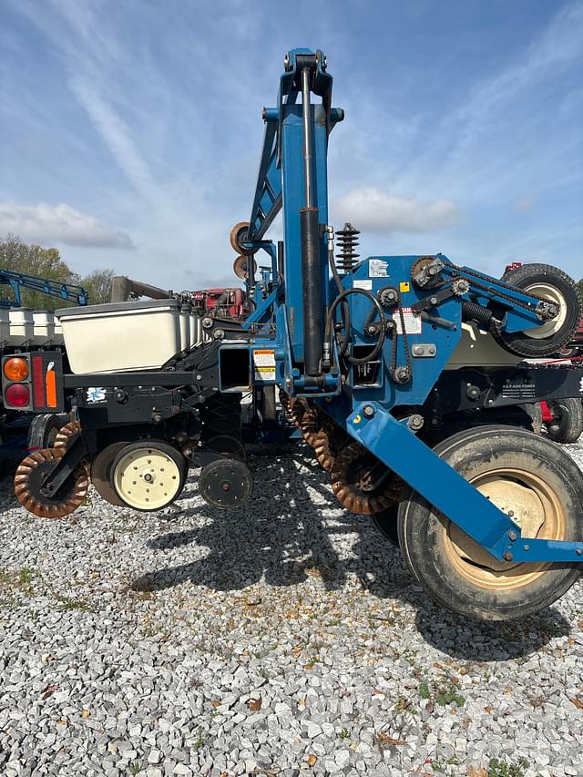 Image of Kinze 3600 equipment image 3