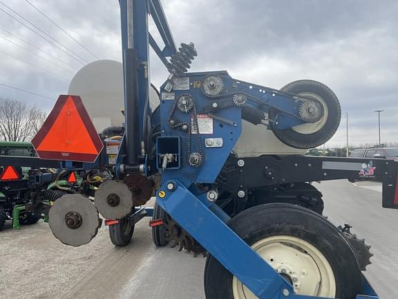 Image of Kinze 3600 equipment image 4