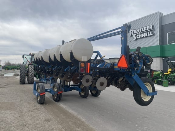 2007 Kinze 3600 Equipment Image0