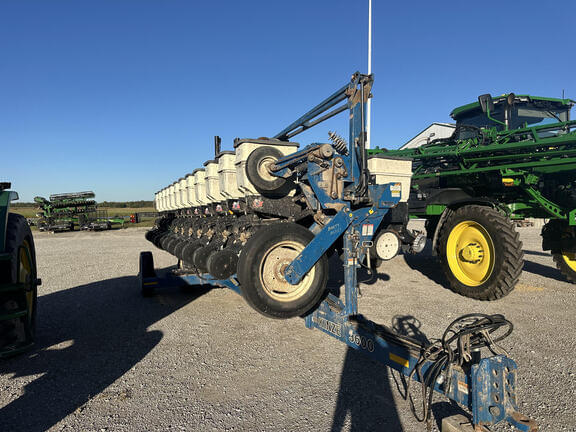 Image of Kinze 3600 Image 1