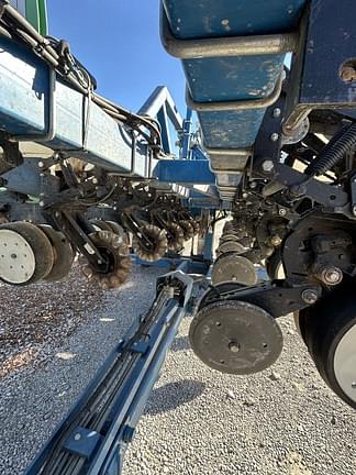 Image of Kinze 3600 equipment image 1