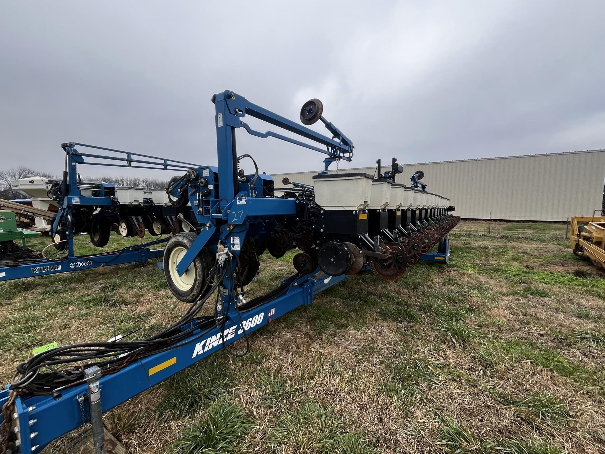 Kinze 3600 Equipment Image0