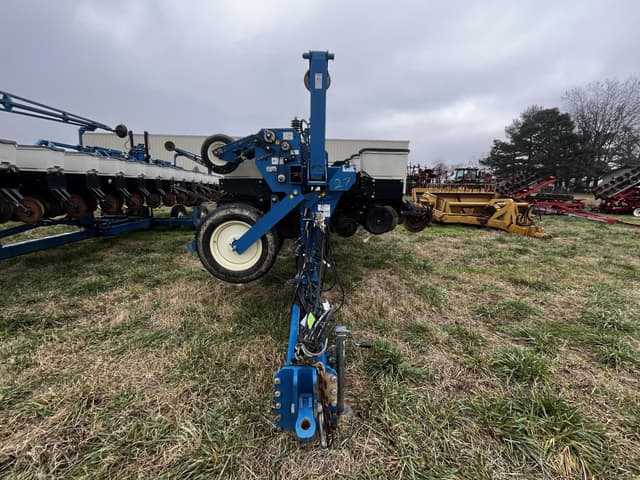 Image of Kinze 3600 equipment image 1