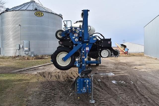 Image of Kinze 3600 equipment image 1