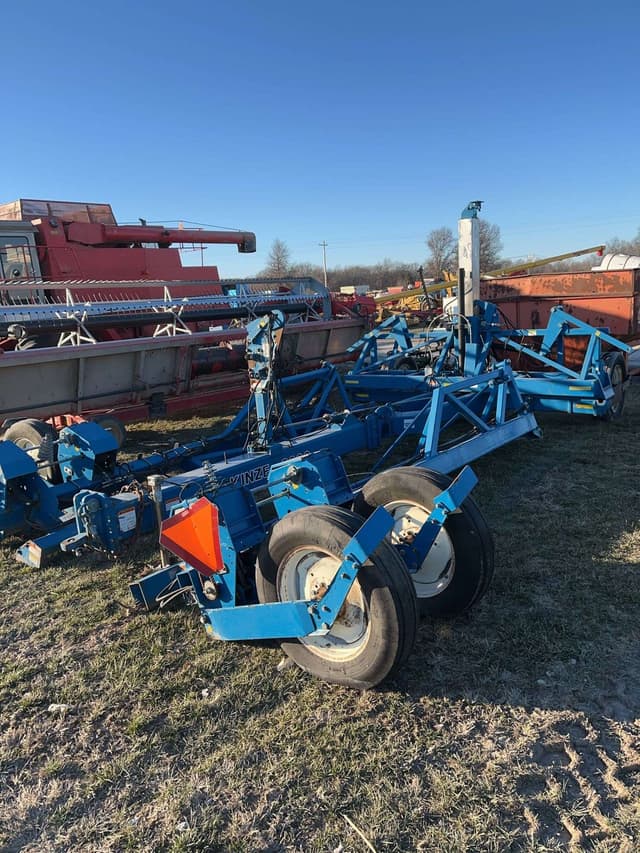 Image of Kinze 3600 equipment image 3