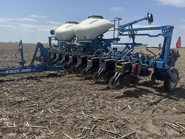Image of Kinze 3600ASD equipment image 1
