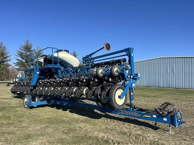 Image of Kinze 3600ASD equipment image 2