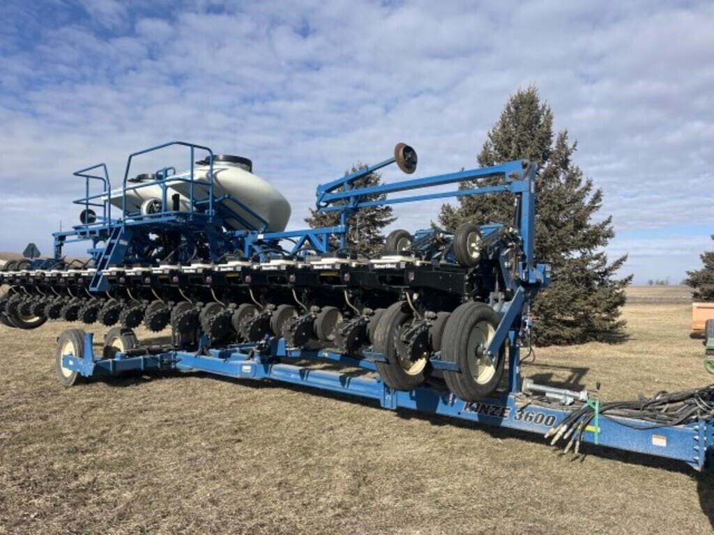 2012 Kinze 3600ASD Equipment Image0
