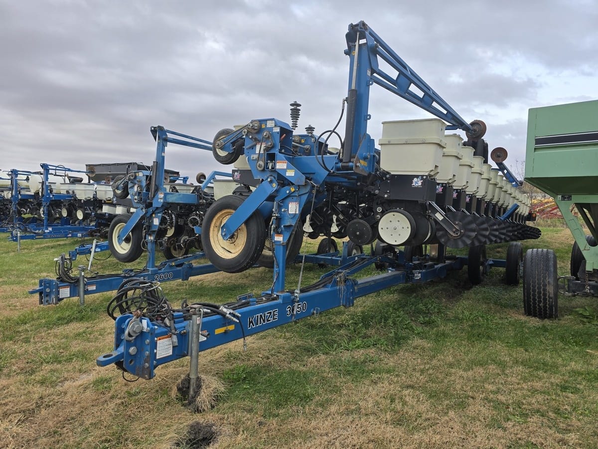 2006 Kinze 3650 Equipment Image0