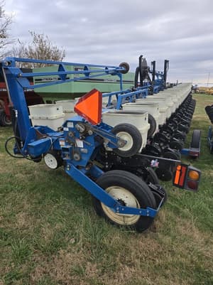 2006 Kinze 3650 Image